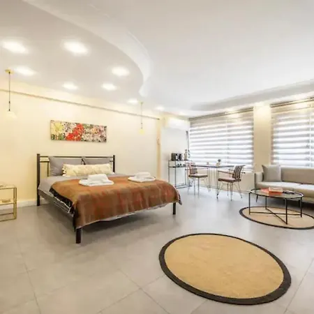 Osmanbey'de Genis Stuedyo * Κωνσταντινούπολη